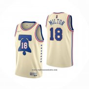 Camiseta Philadelphia 76ers Shake Milton #18 Earned 2020-21 Crema