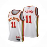 Camiseta Atlanta Hawks Trae Young #11 Association 2022-23 Blanco