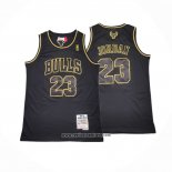 Camiseta Chicago Bulls Michael Jordan #23 Mitchell & Ness 1997-98 Oro Negro