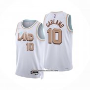 Camiseta Cleveland Cavaliers Darius Garland #10 Ciudad 2022-23 Blanco