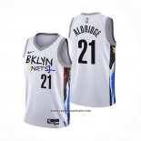 Camiseta Brooklyn Nets Lamarcus Aldridge #21 Ciudad 2022-23 Blanco