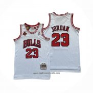 Camiseta Chicago Bulls Michael Jordan NO 23 Mitchell & Ness 1997-98 Blanco Firmada