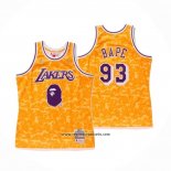 Camiseta Los Angeles Lakers Bape #93 Mitchell & Ness Amarillo
