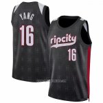 Camiseta Portland Trail Blazers Hansen Yang #16 Ciudad 2024-25 Negro