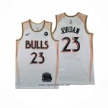 Camiseta Chicago Bulls Michael Jordan #23 Ciudad 2024-25 Blanco