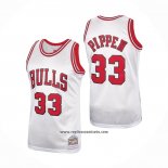 Camiseta Chicago Bulls Scottie Pippen #33 Mitchell & Ness 1997-98 Blanco