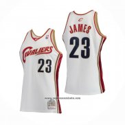 Camiseta Cleveland Cavaliers LeBron James #23 Mitchell & Ness 2003-04 Blanco