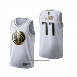 Camiseta Golden Edition Dallas Mavericks Luka Doncic #77 Blanco