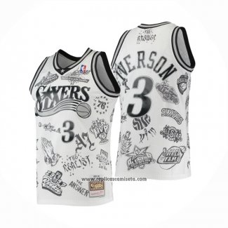 Camiseta Philadelphia 76ers Allen Iverson #3 Mitchell & Ness 1997-98 Tattoo Blanco