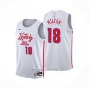 Camiseta Philadelphia 76ers Shake Milton #18 Ciudad 2022-23 Blanco