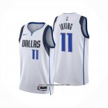 Camiseta Dallas Mavericks Kyrie Irving NO 11 Association 2024-25 Blanco