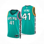 Camiseta San Antonio Spurs Gorgui Dieng #41 Ciudad 2022-23 Verde