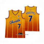 Camiseta Charlotte Hornets Kon Knueppel NO 7 Ciudad 2025-26 Naranja