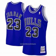 Camiseta Chicago Bulls Michael Jordan NO 23 Mitchell & Ness 1997-98 Azul2