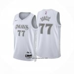 Camiseta Dallas Mavericks Luka Doncic #7 Ciudad 2024-25 Blanco