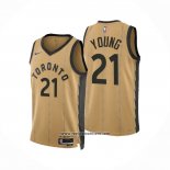 Camiseta Toronto Raptors Thaddeus Young #21 Ciudad 2023-24 Oro